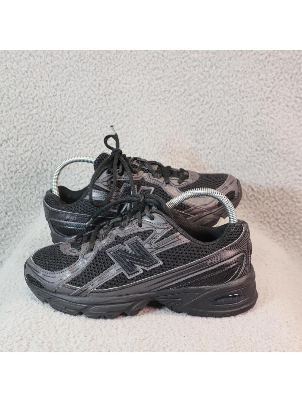 New Balance 740 Black / Black sz 8 Women Running Shoes